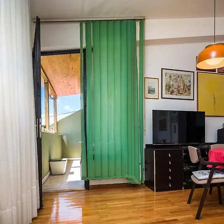 City View Apartment *