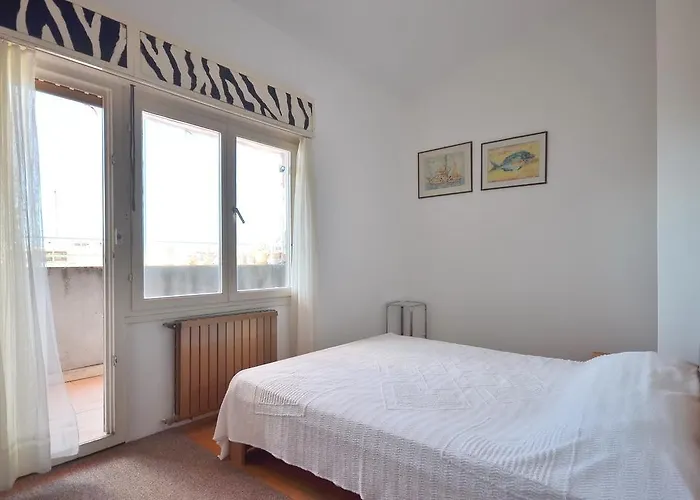 City View Apartment *