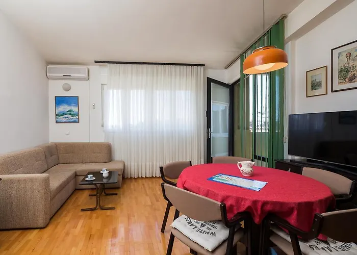 Apartment City View *